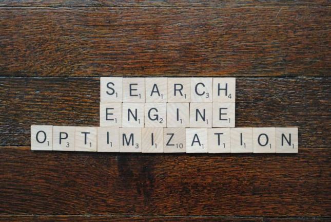Grafiek die de verschuiving toont van traditionele SEO-trucs naar gebruikerservaring en automatisering.